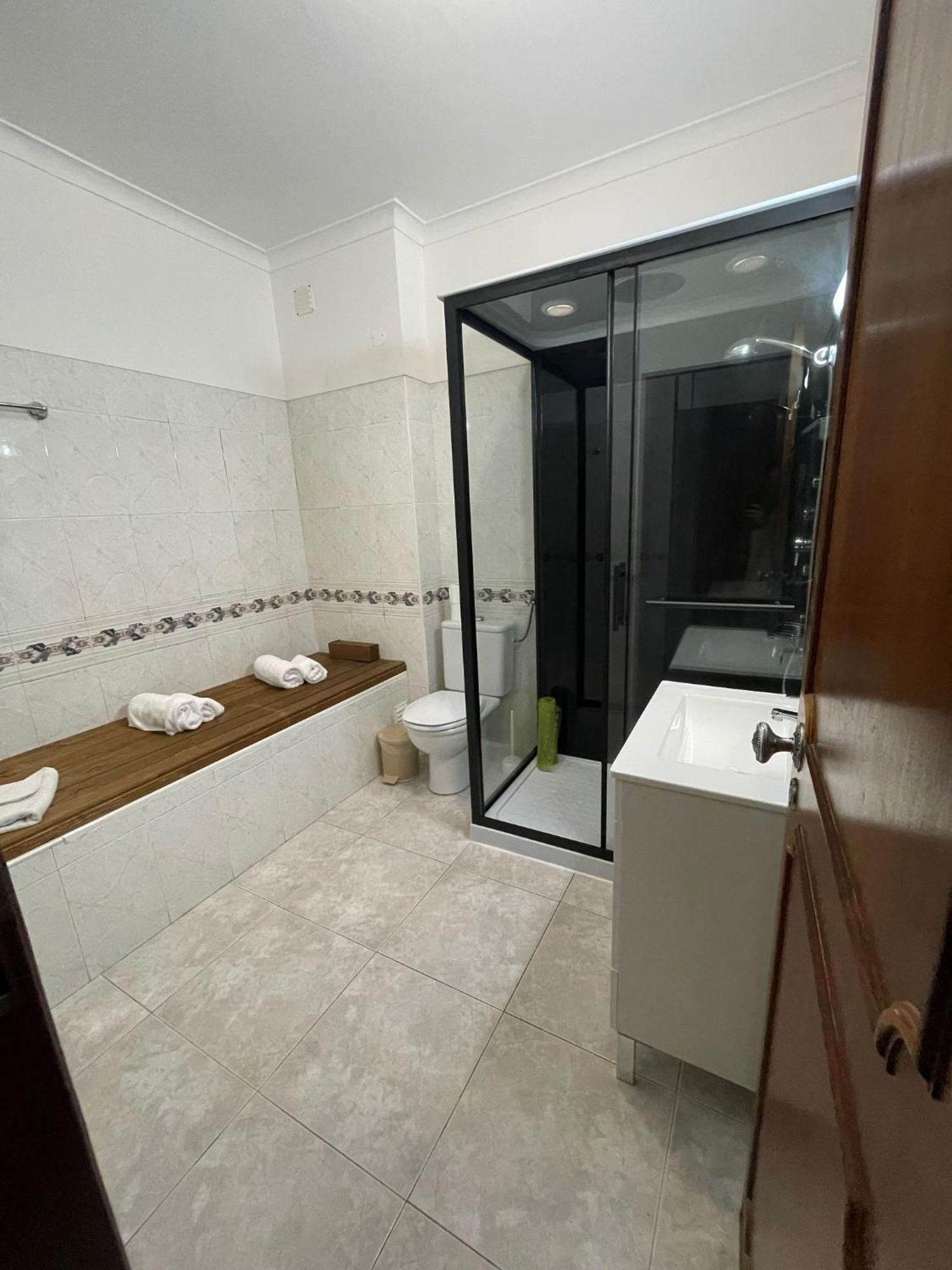 Apartamento T1 Todo Equipado Albufeira Luaran gambar