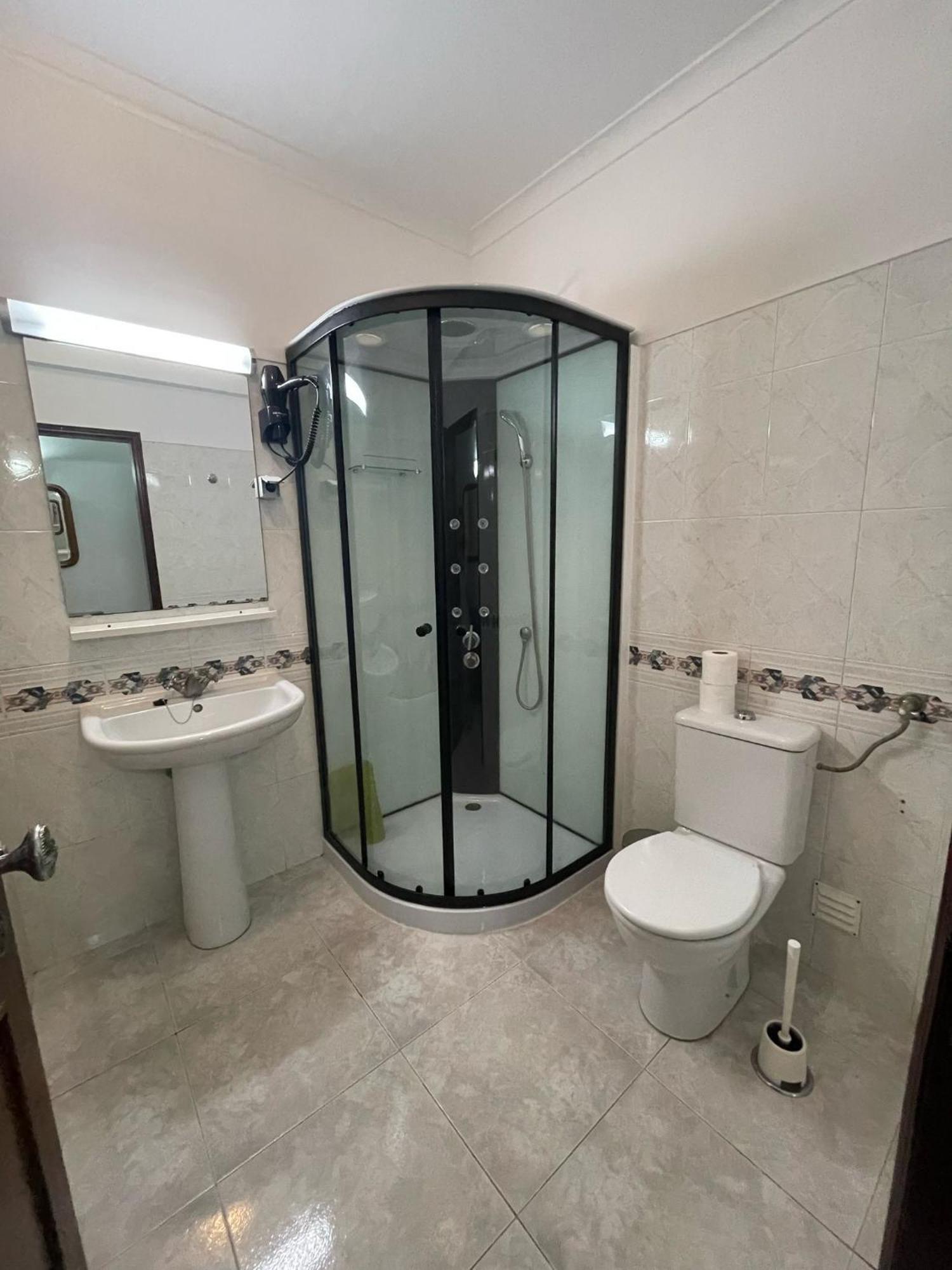 Apartamento T1 Todo Equipado Albufeira Luaran gambar