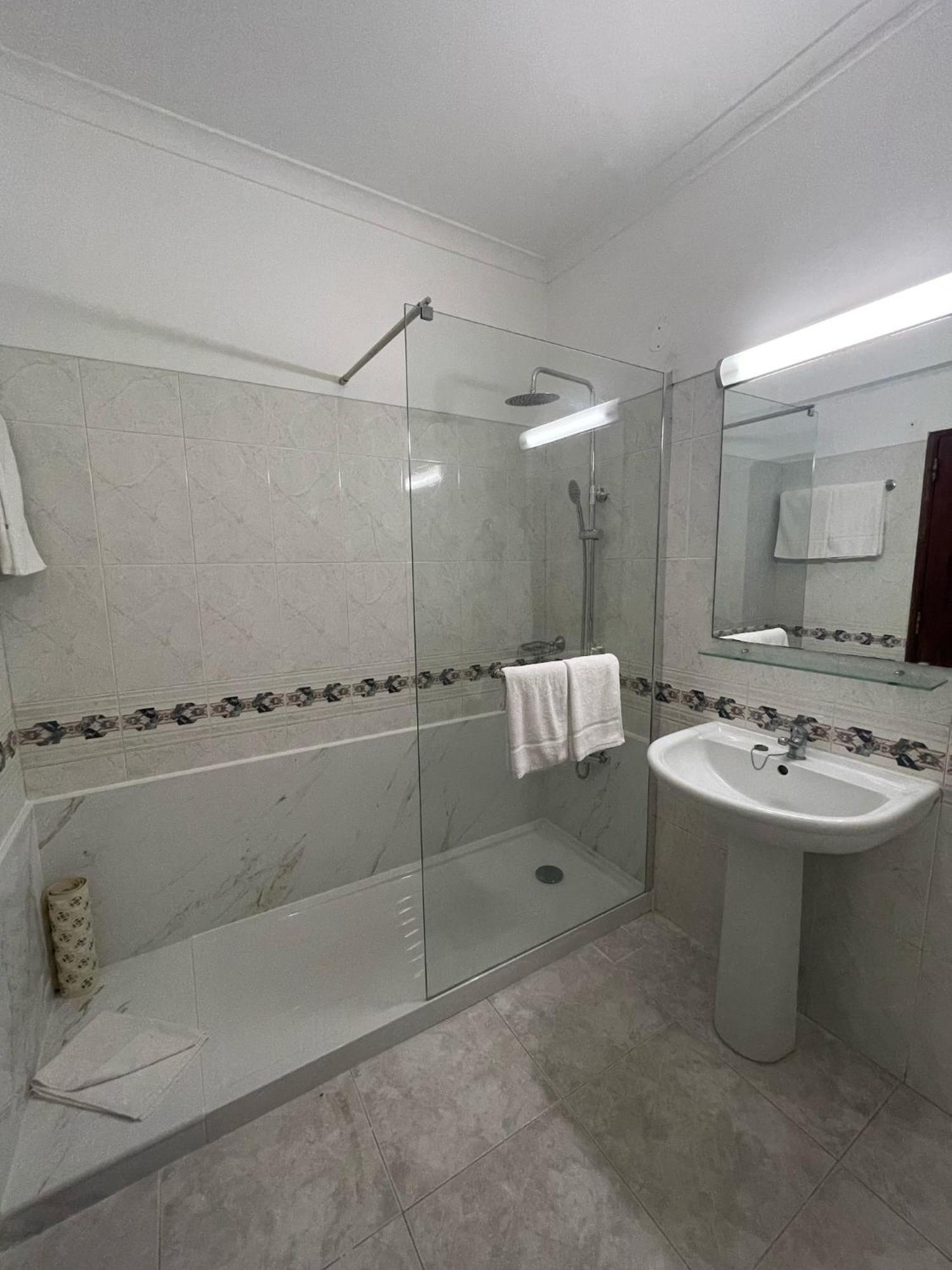 Apartamento T1 Todo Equipado Albufeira Luaran gambar