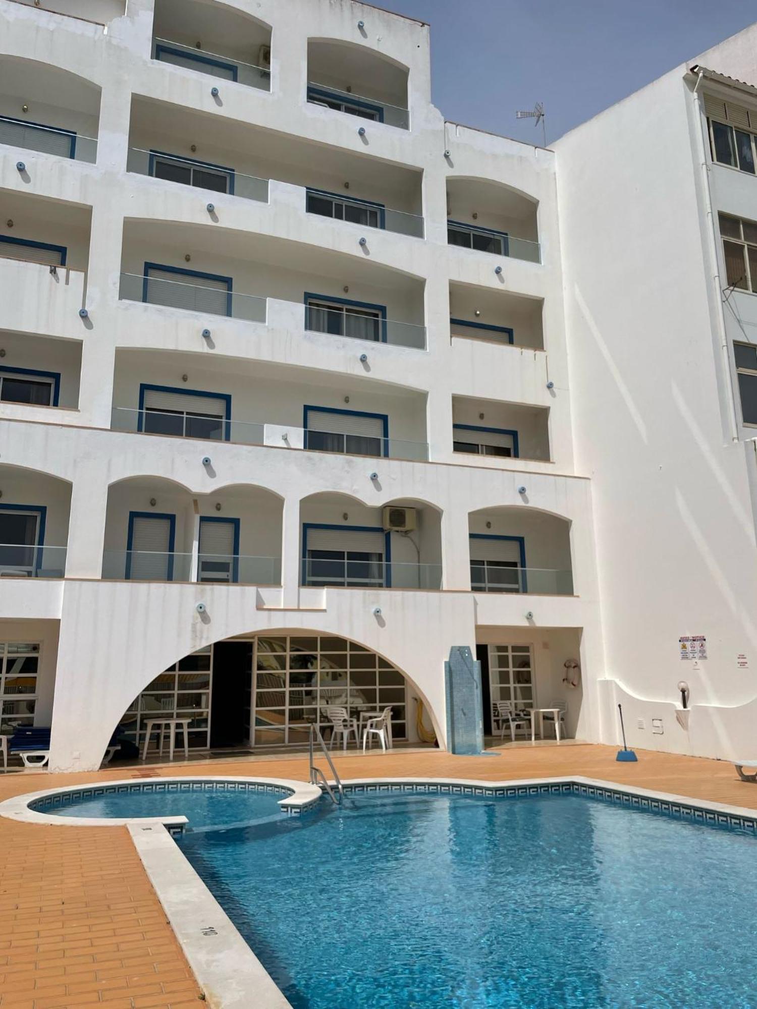 Apartamento T1 Todo Equipado Albufeira Luaran gambar